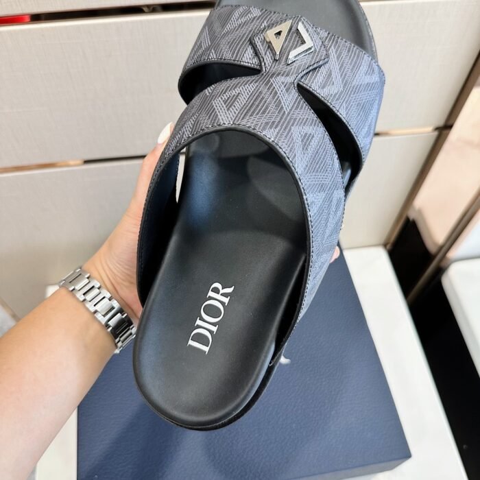 imgi_7_i1685721561_9050_5.jpg imgi_7_i1685721561_9050_5.jpg