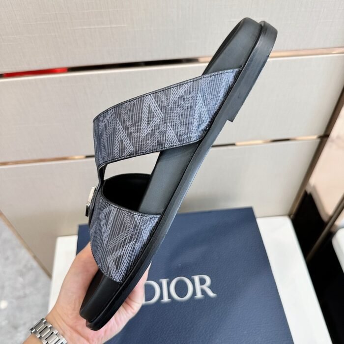 imgi_8_i1685721561_2289_6.jpg imgi_8_i1685721561_2289_6.jpg