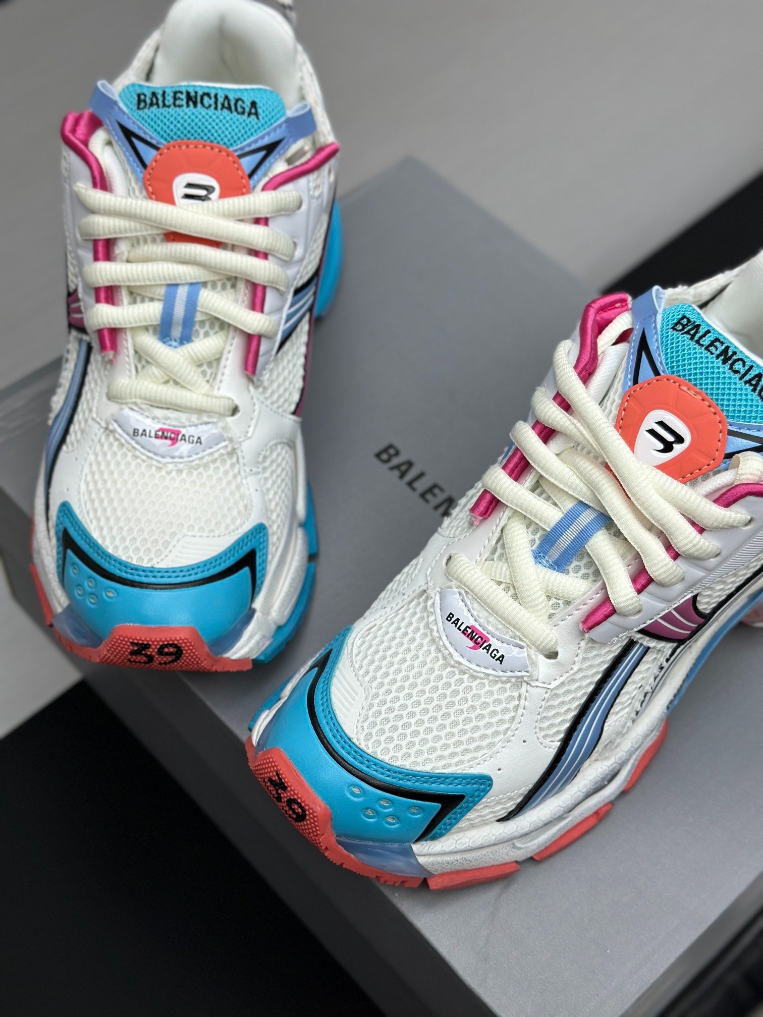 Runner Sneaker - Image 2