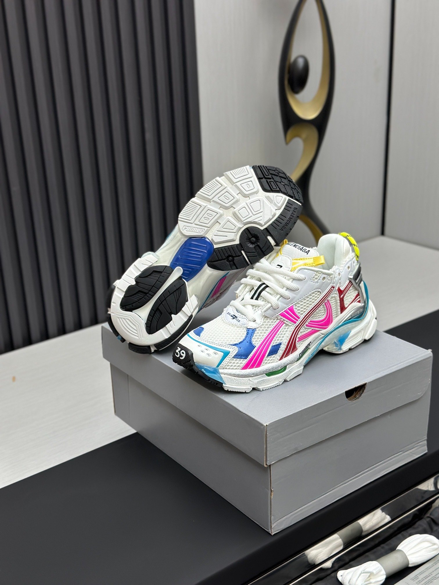 Runner Sneaker - Image 2