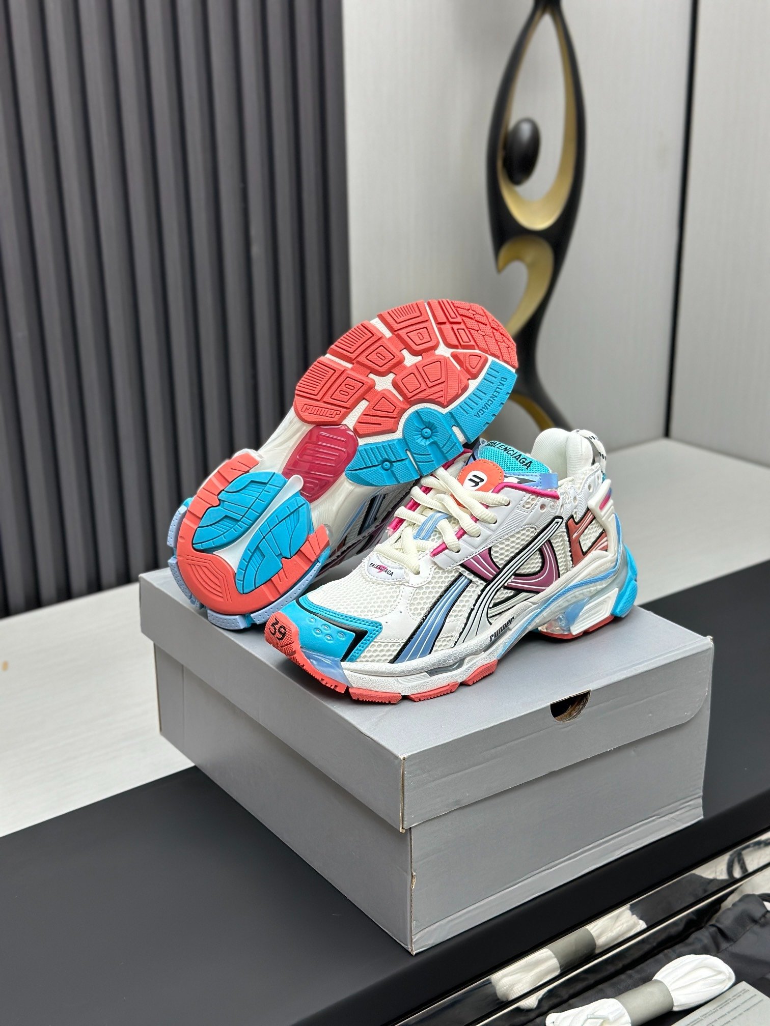 Runner Sneaker - Image 3