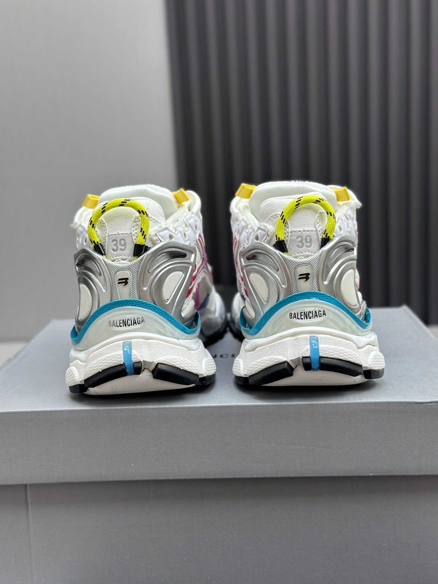 Runner Sneaker - Image 3