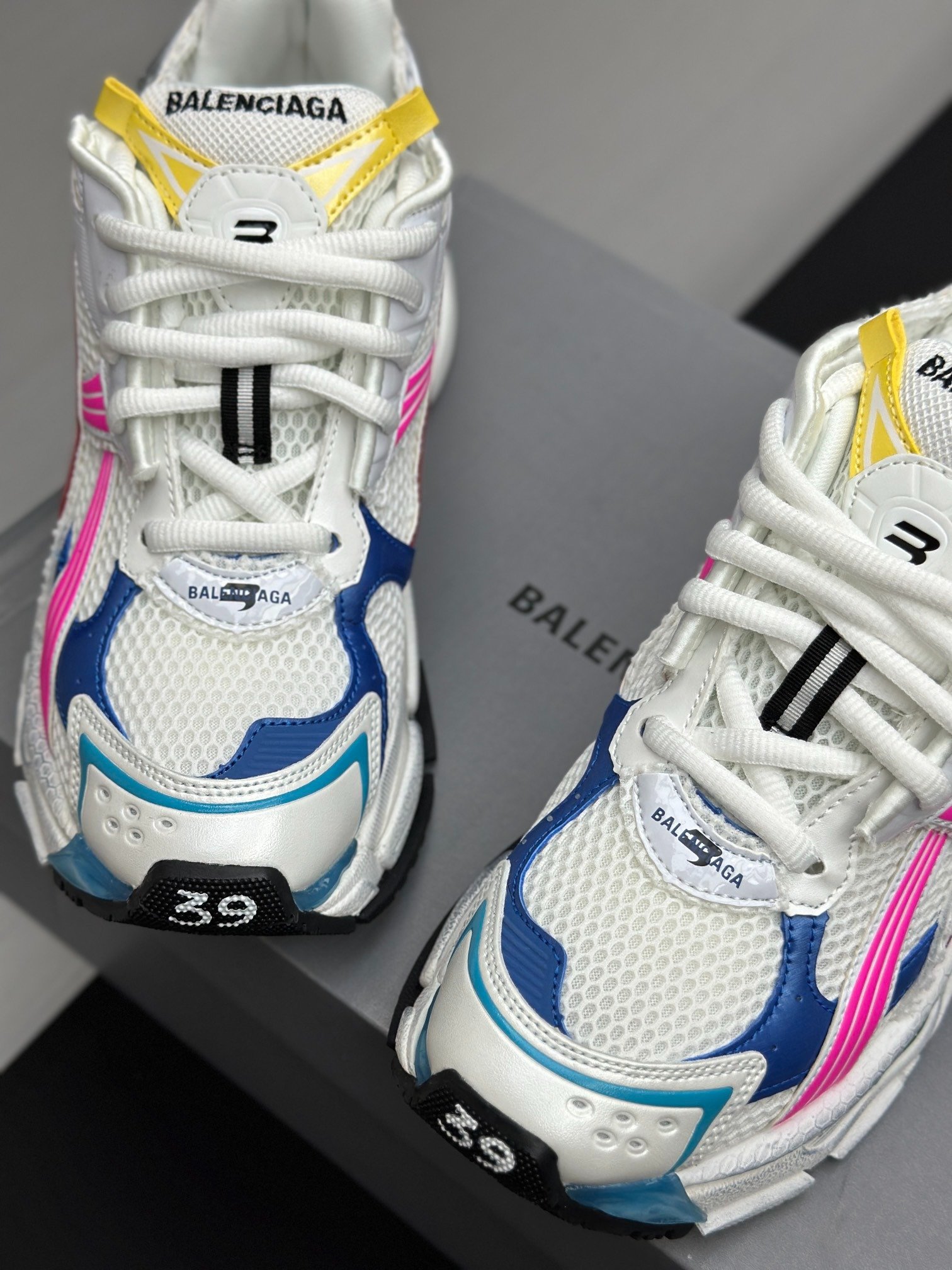 Runner Sneaker - Image 4