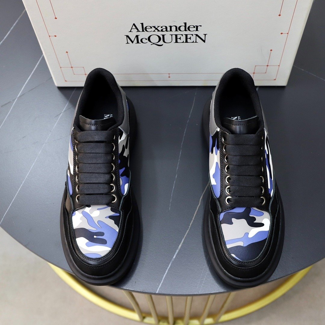 Oversized Sneaker - Image 2