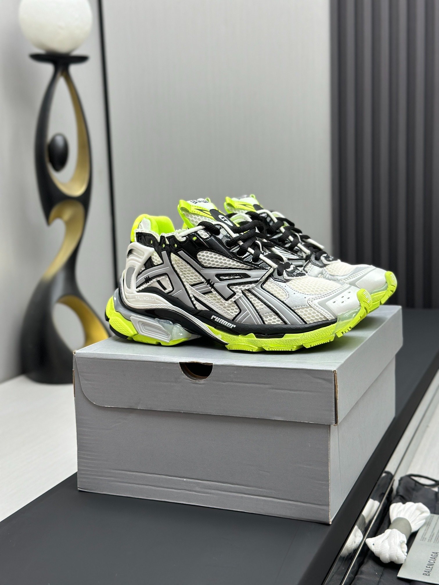 Runner Sneaker - Image 2