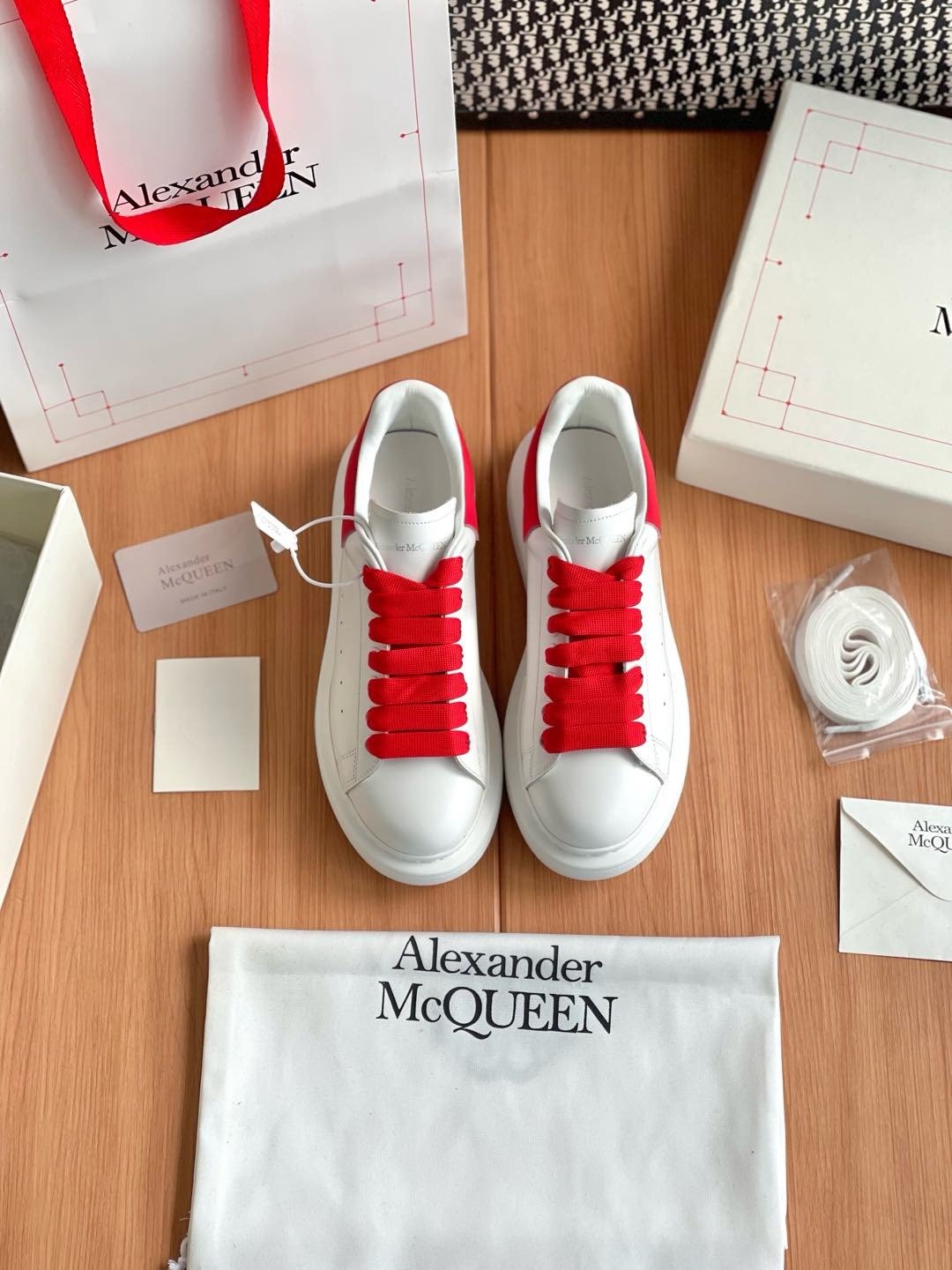 Oversized Sneaker - Image 2