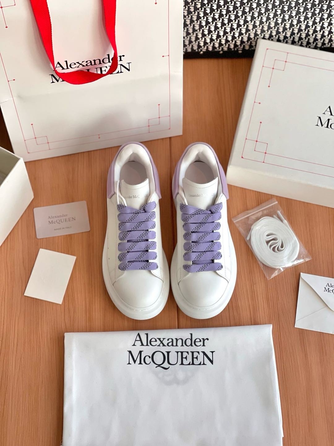 Oversized Sneaker - Image 2