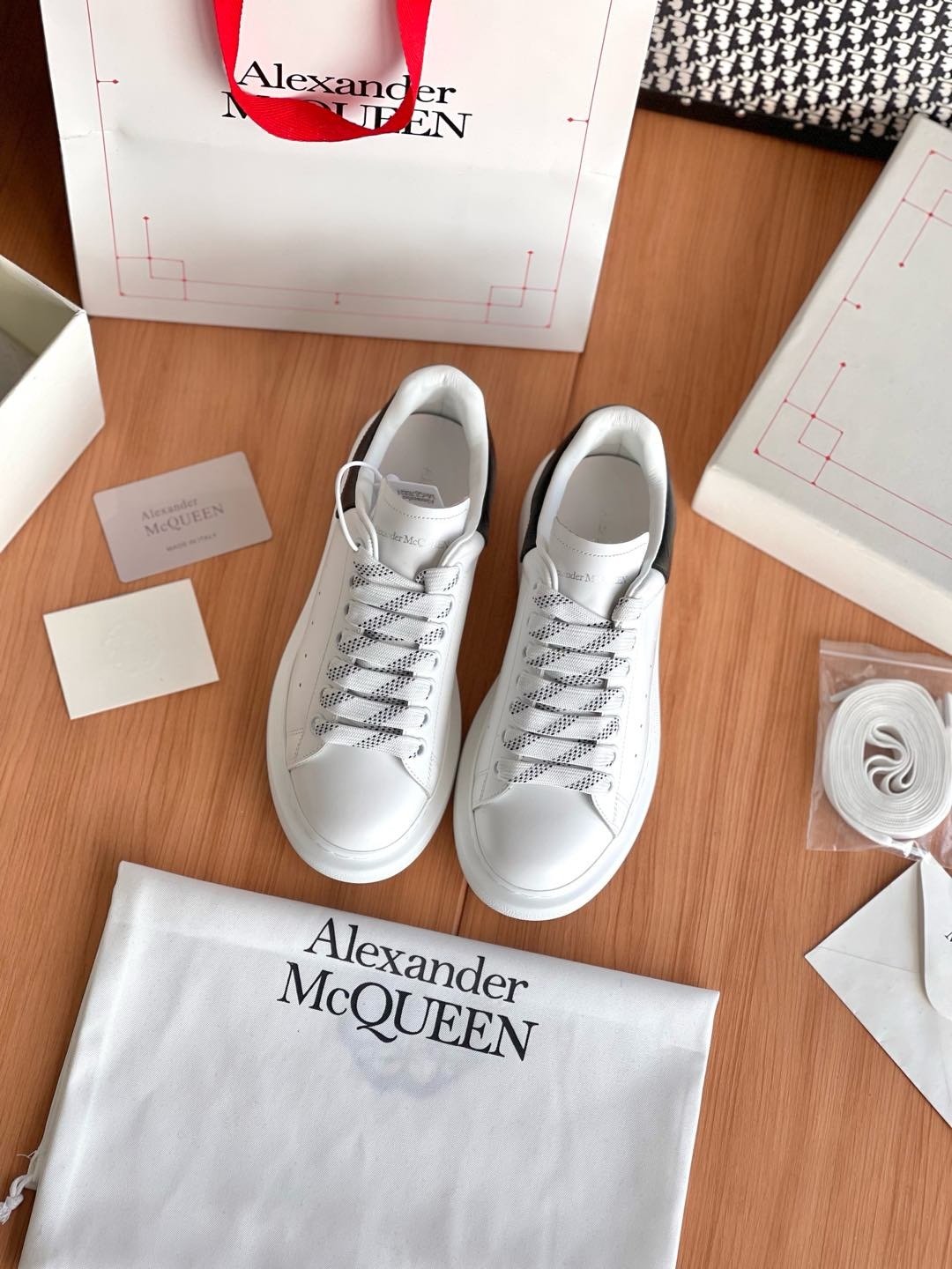 Oversized Sneaker - Image 3