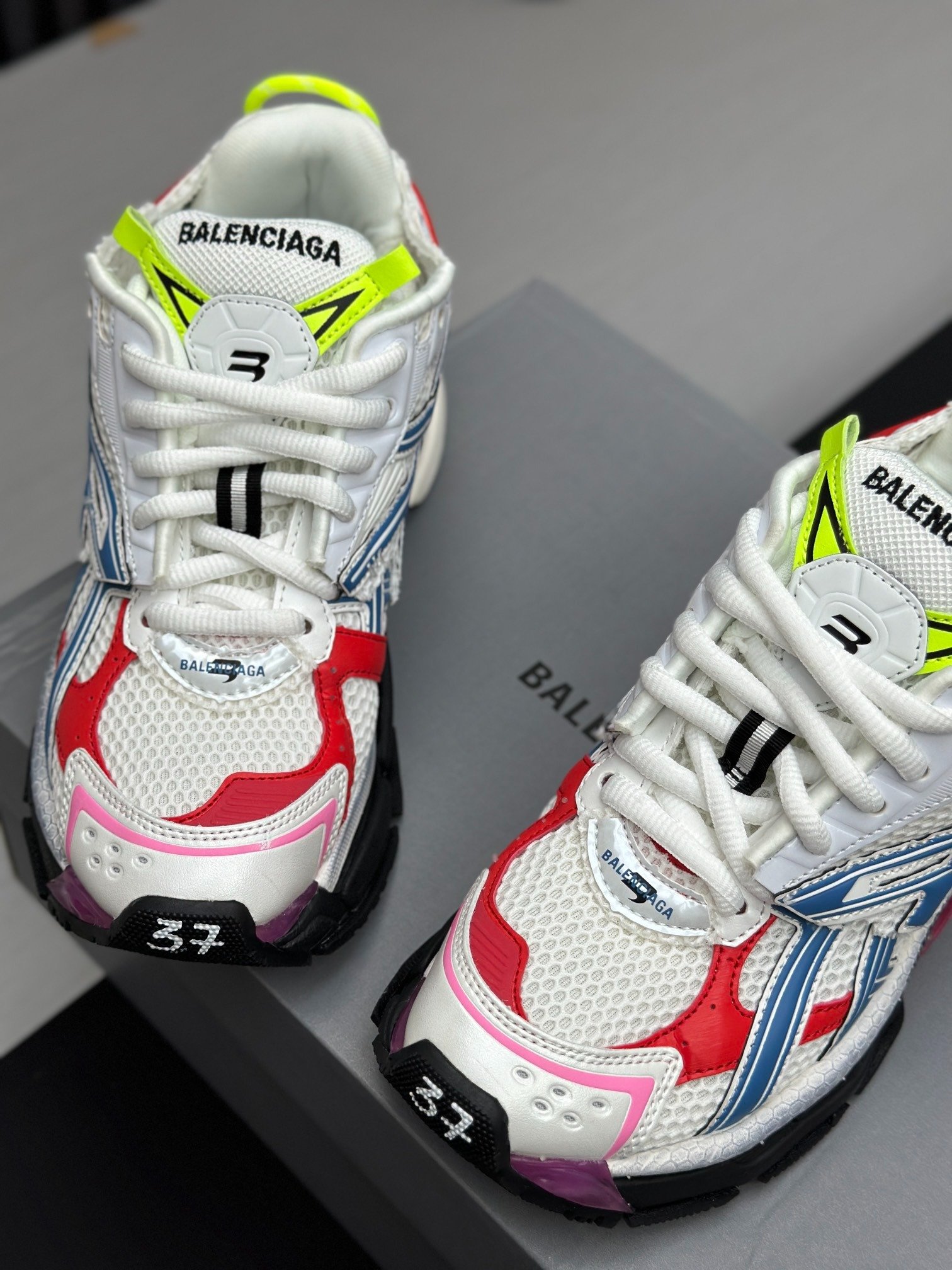 Runner Sneaker - Image 2