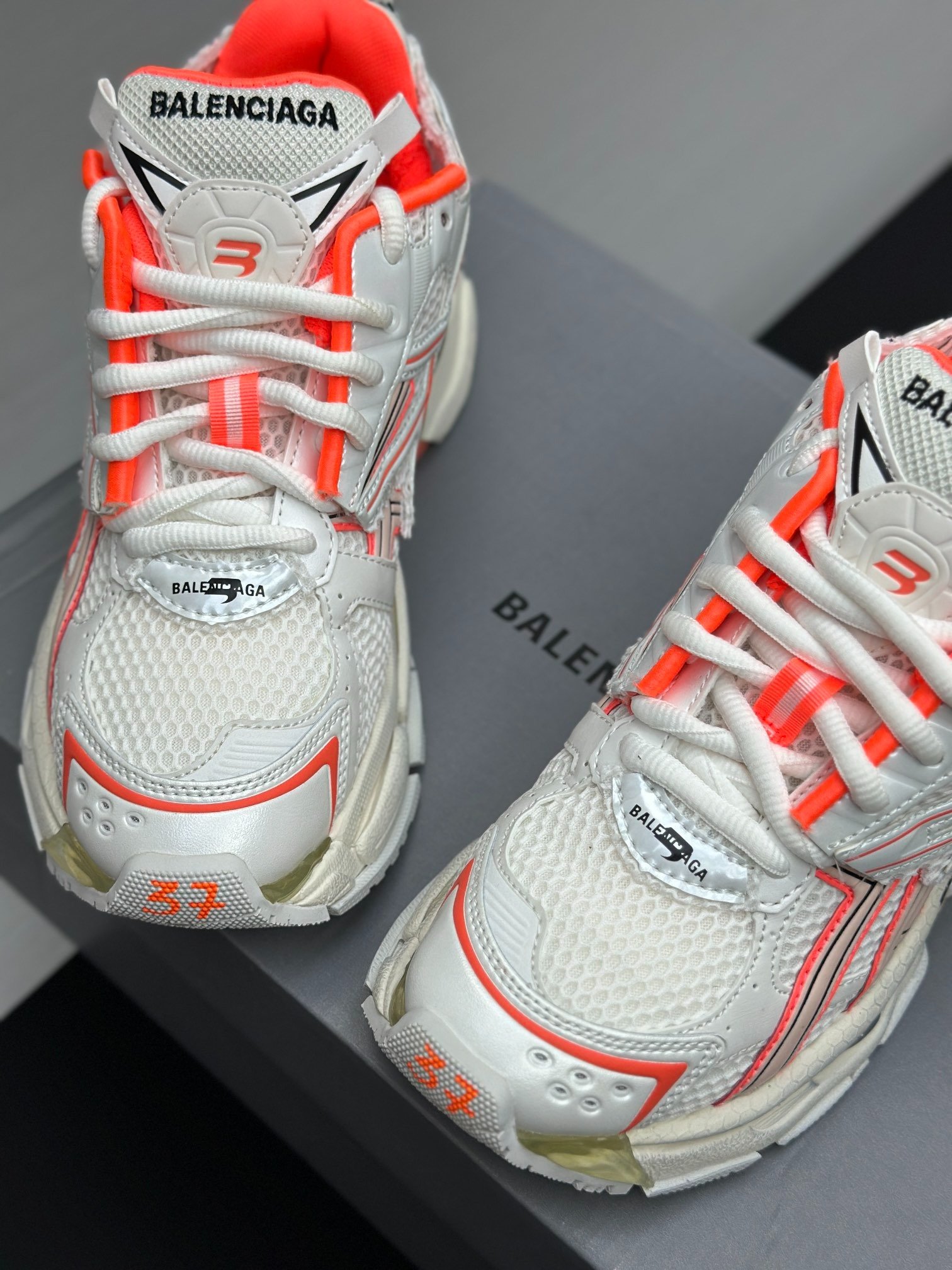 Runner Sneaker - Image 2