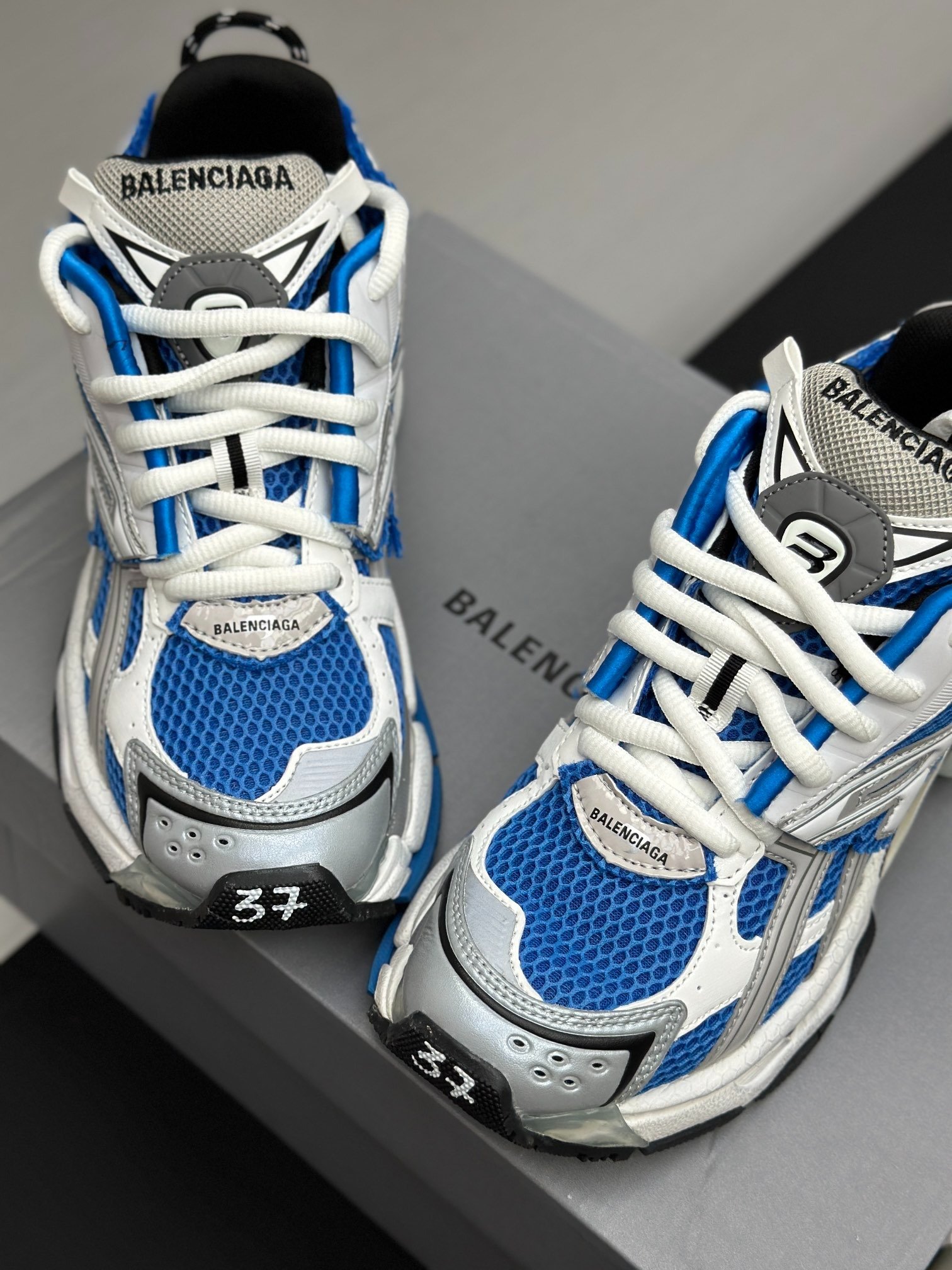 Runner Sneaker - Image 2