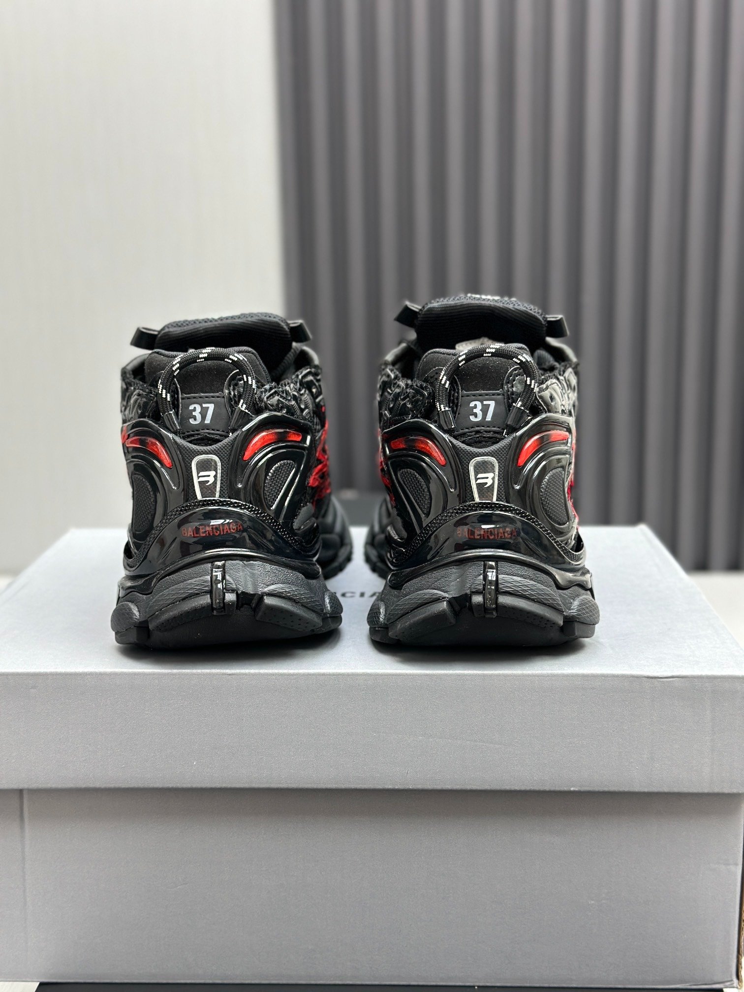 Runner Sneaker - Image 2