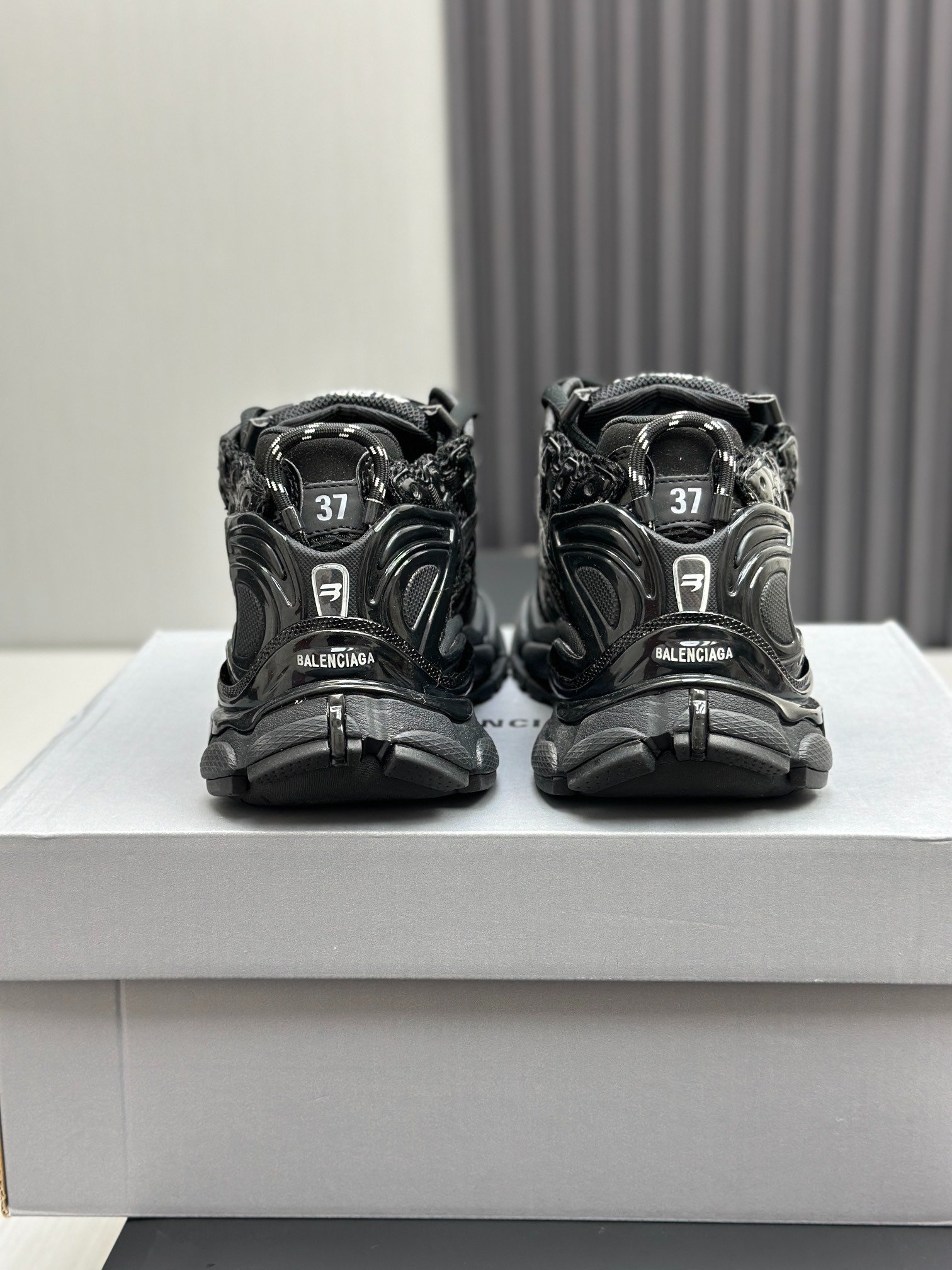 Runner Sneaker - Image 3