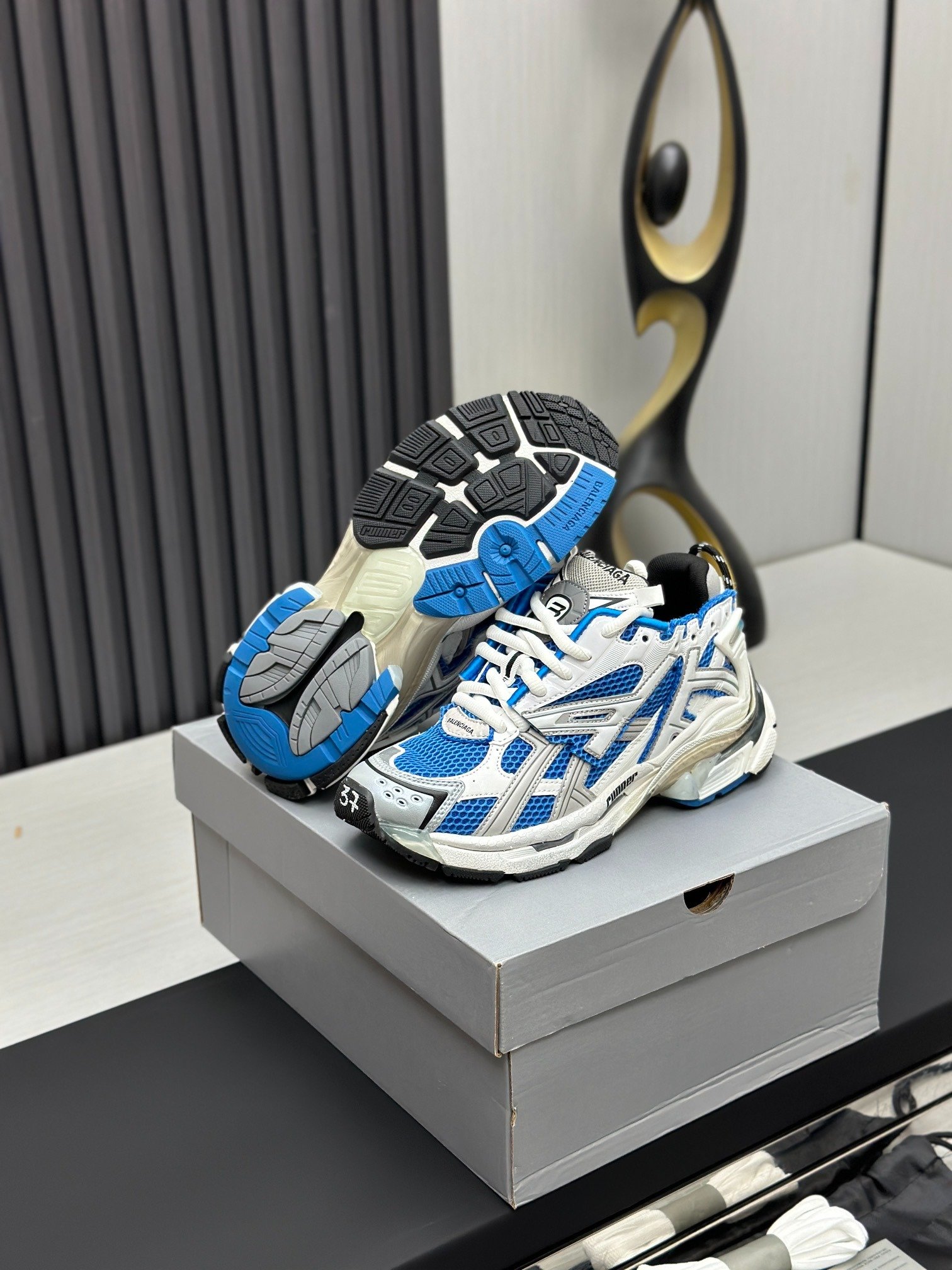 Runner Sneaker - Image 3