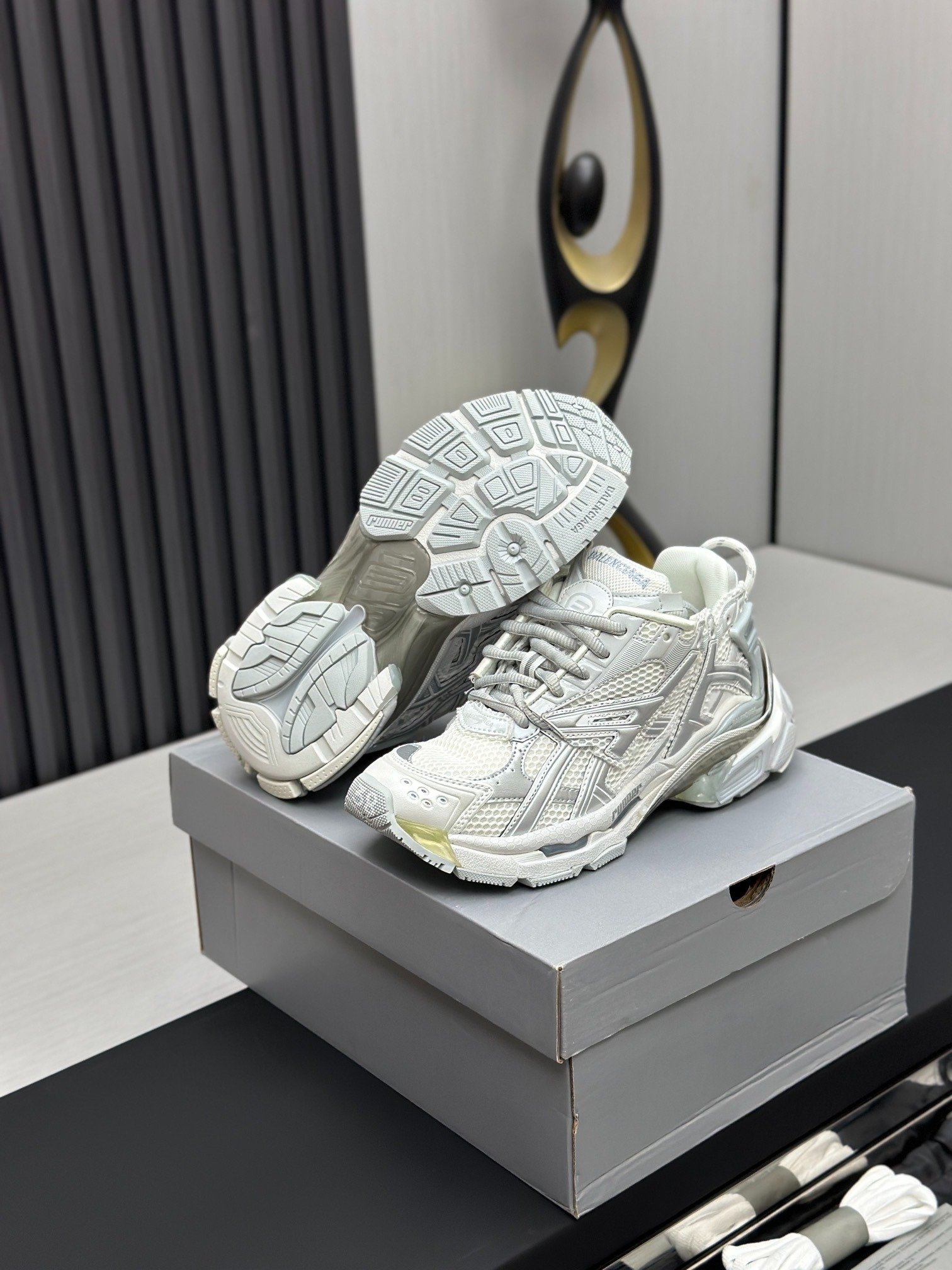 Runner Sneaker - Image 3