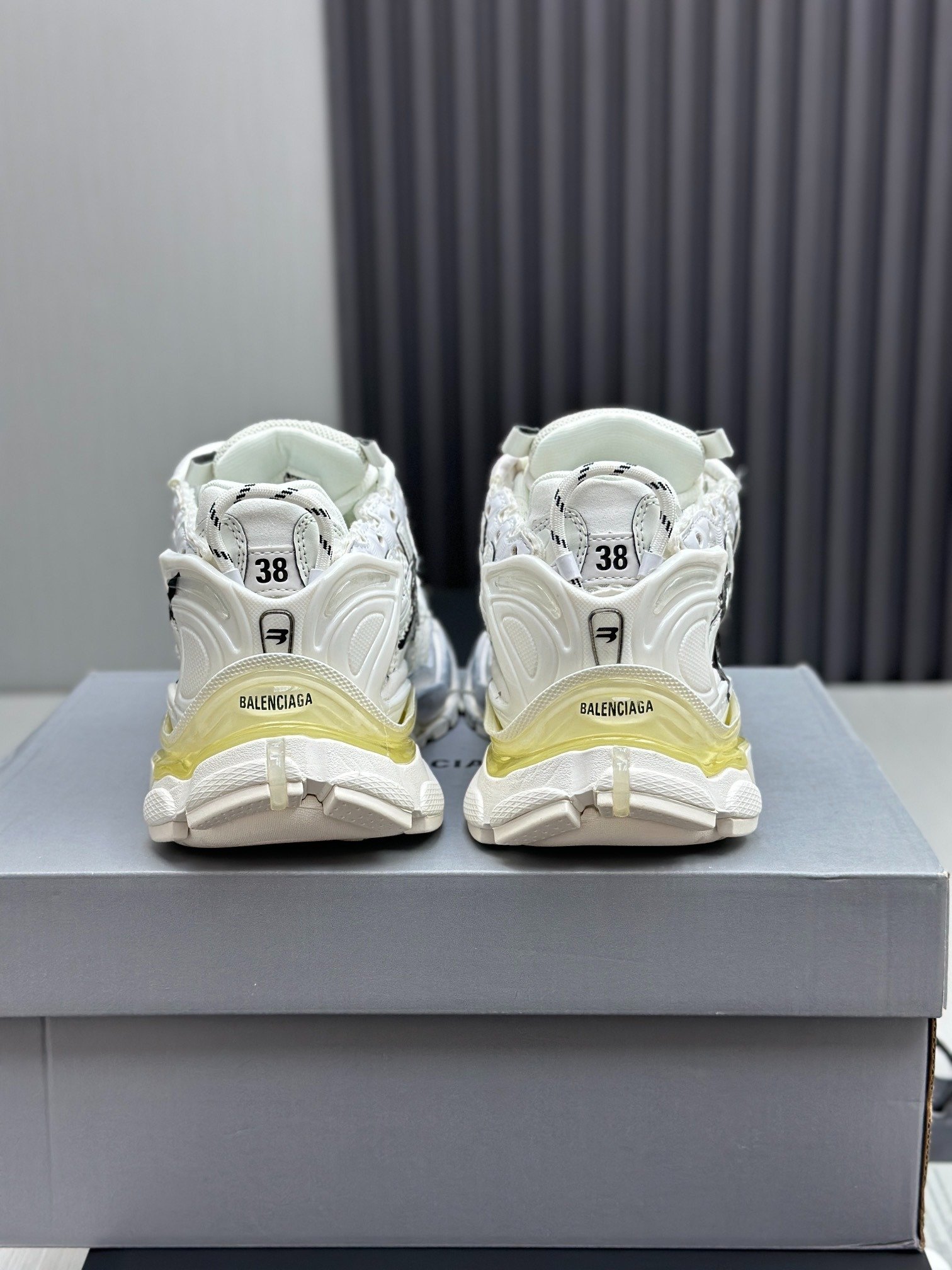 Runner Sneaker - Image 3