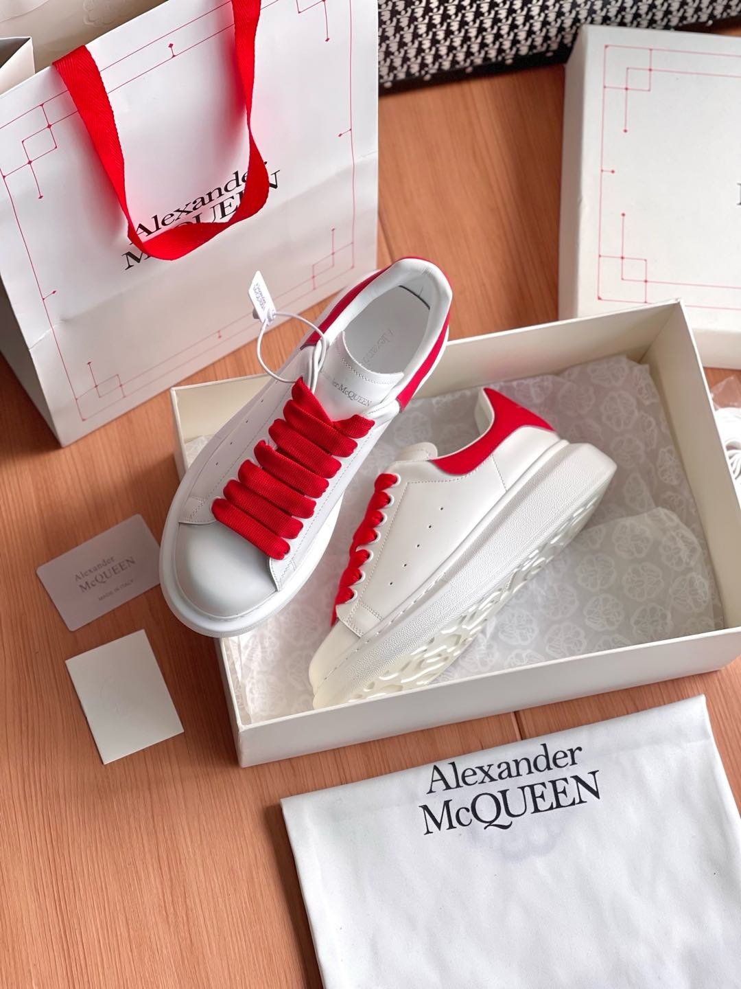 Oversized Sneaker - Image 4