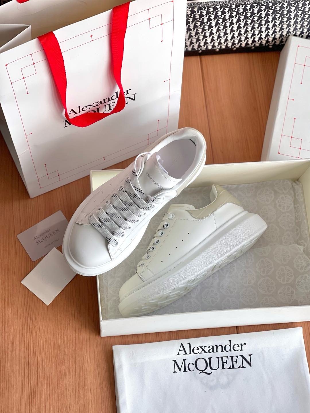 Oversized Sneaker - Image 4