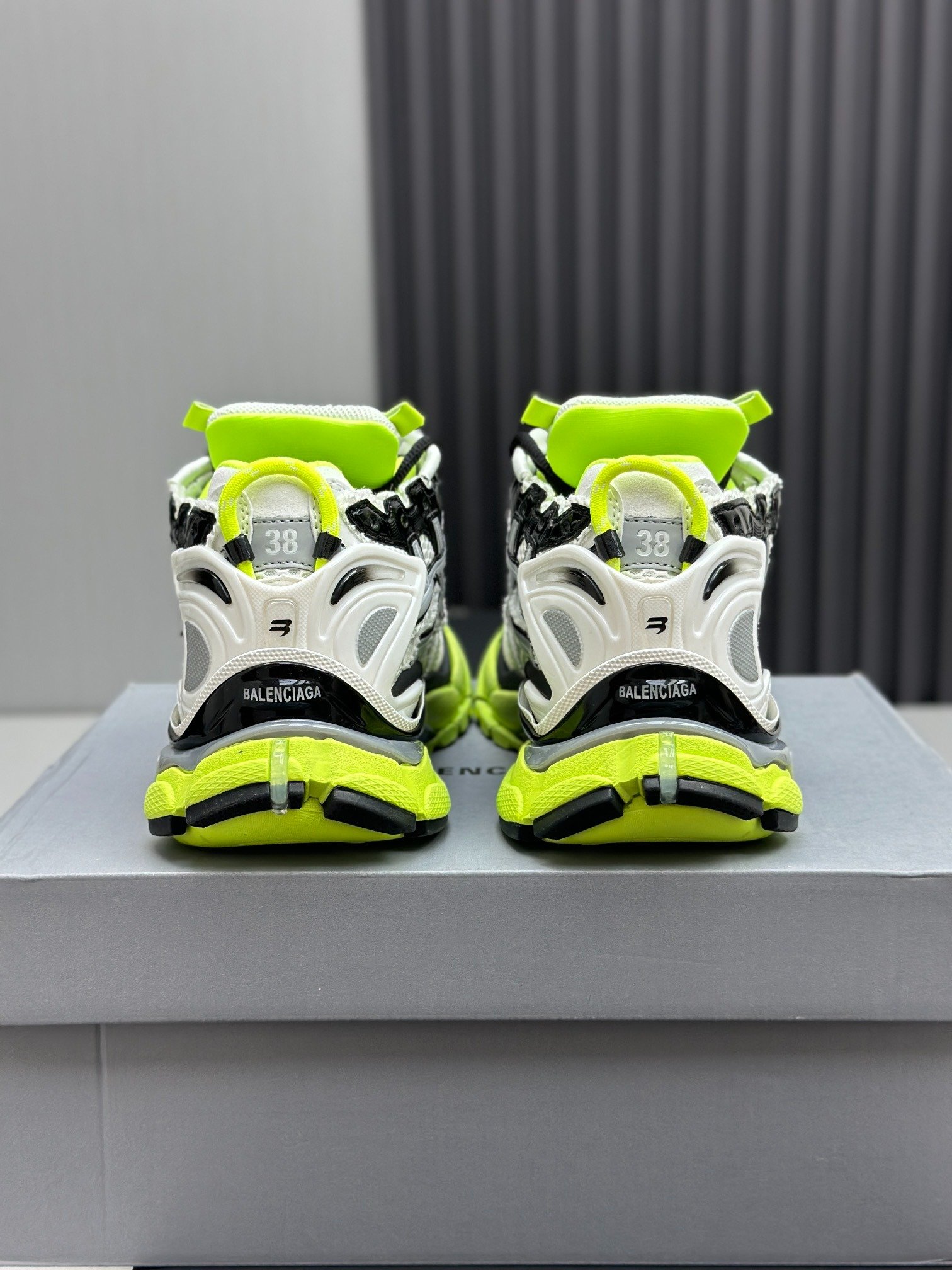 Runner Sneaker - Image 5