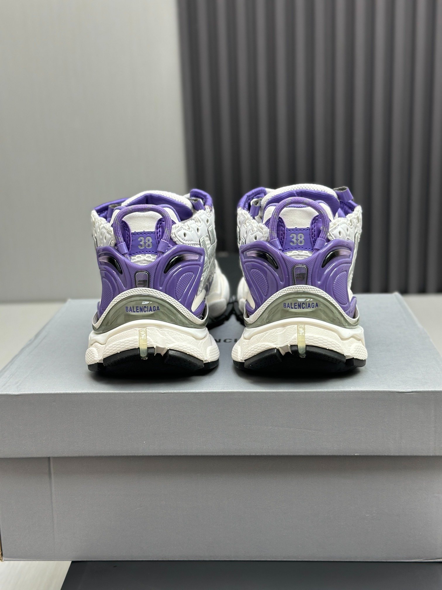 Runner Sneaker - Image 4