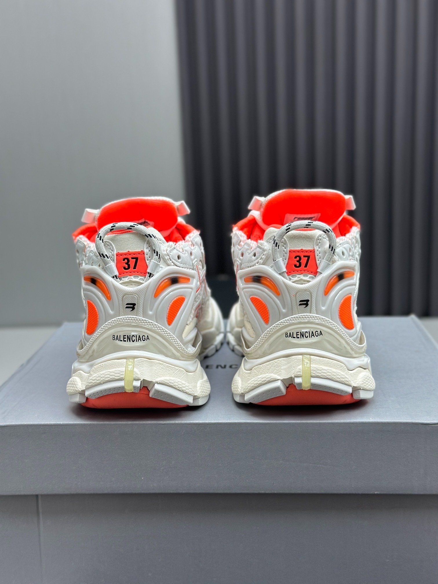 Runner Sneaker - Image 4