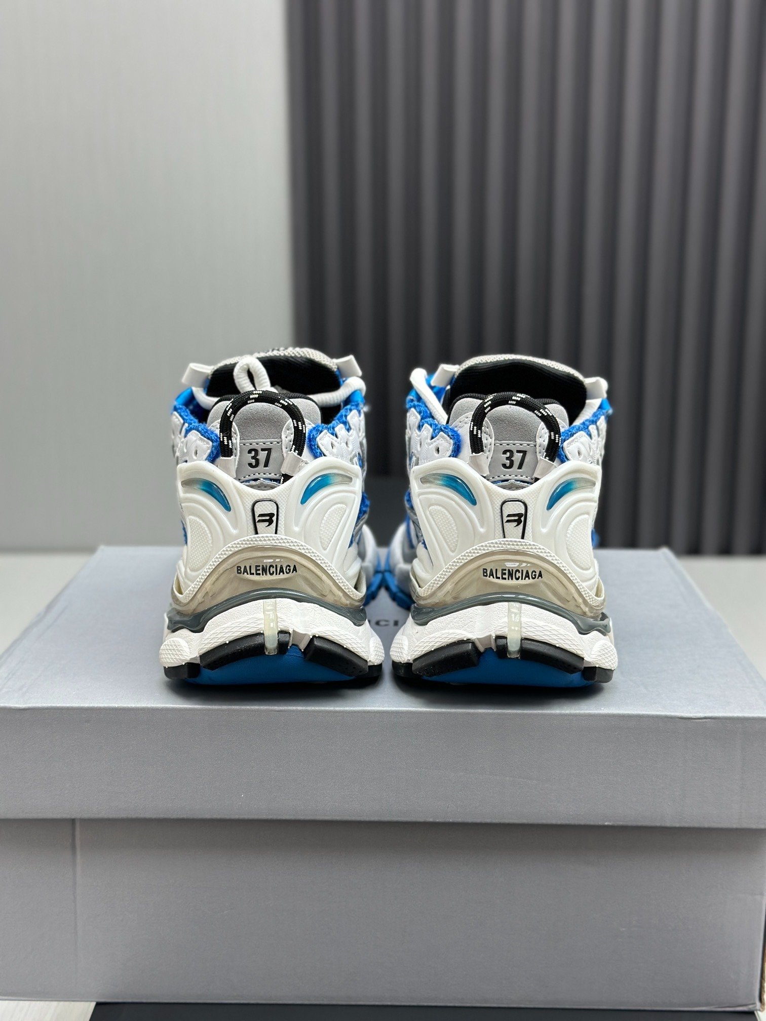 Runner Sneaker - Image 4