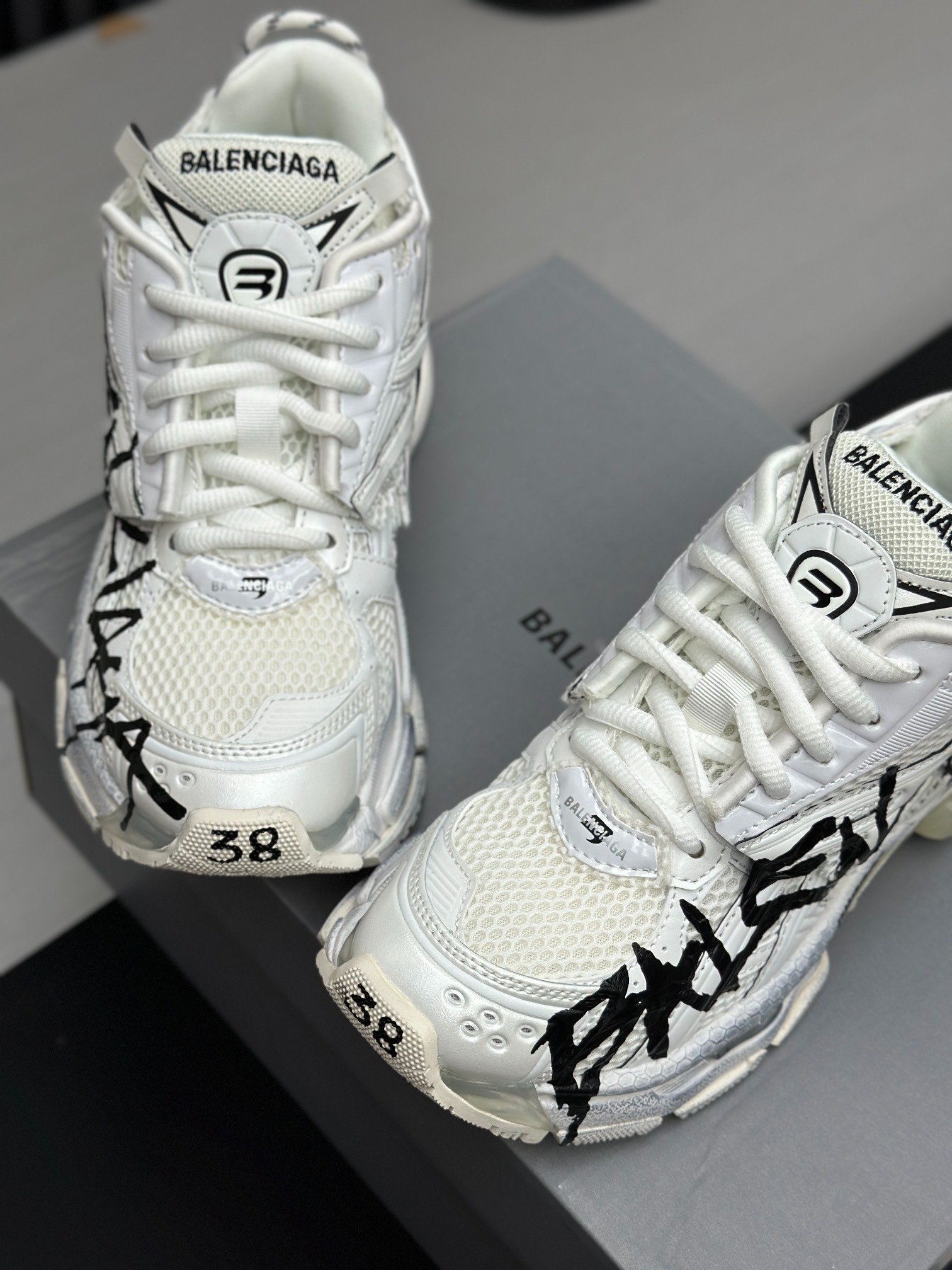 Runner Sneaker - Image 4