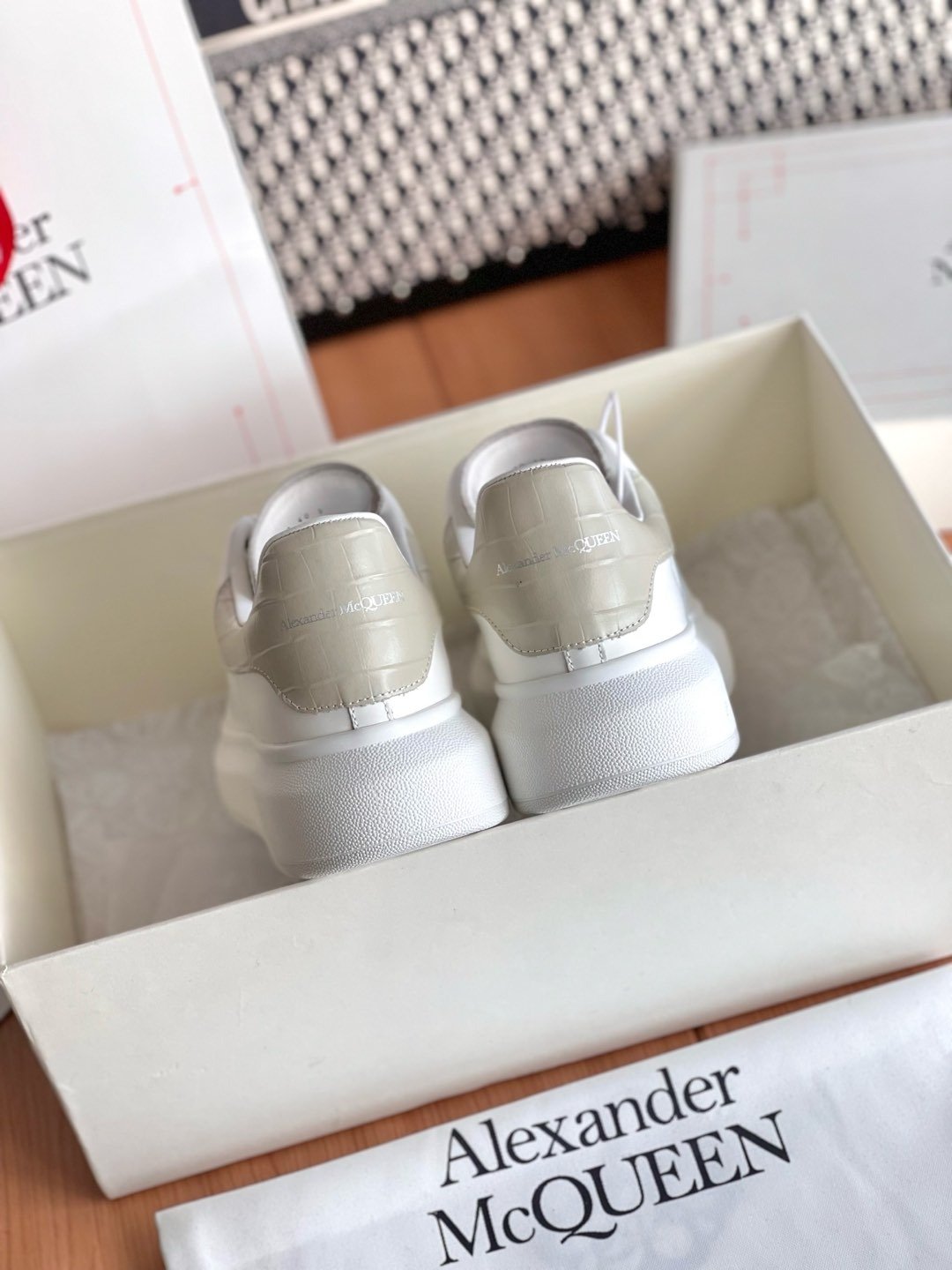 Oversized Sneaker - Image 5