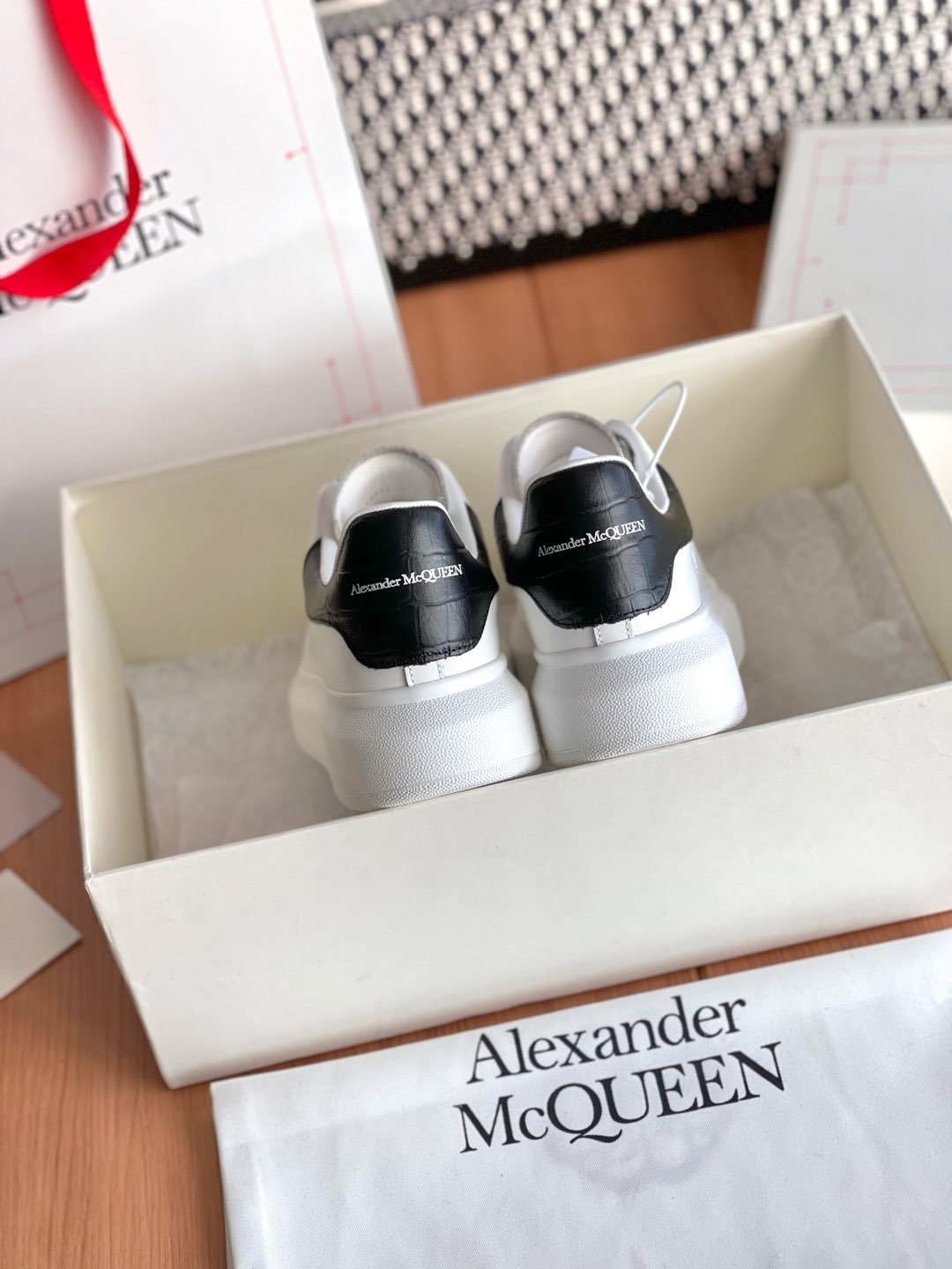 Oversized Sneaker - Image 5